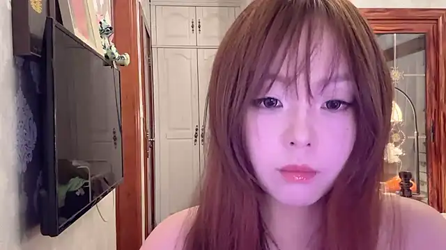 Snapshot of thelittlexx chatting on 05.19.26 thelittlexx online show from 05.19.26