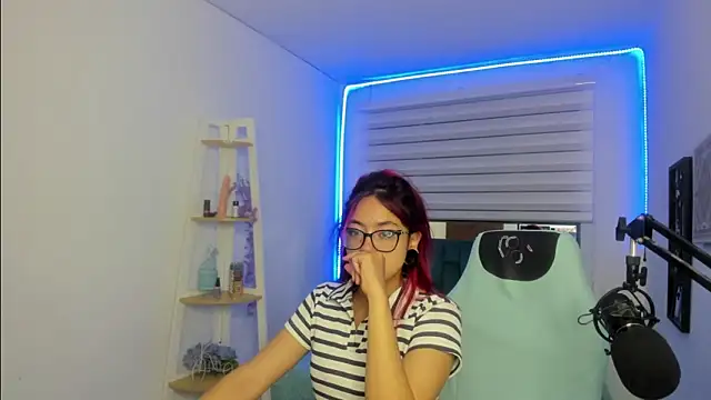 Sara Red X online show from 05.05.26