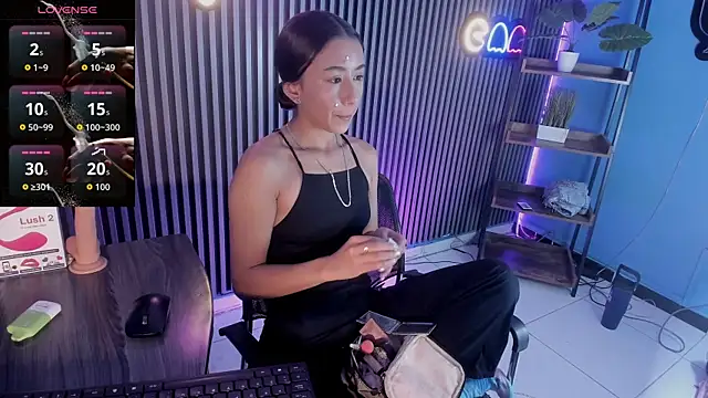 Snapshot of Luna_roose1 chatting on 04.19.26 Luna roose1 online show from 04.19.26