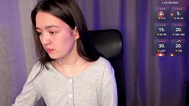 Snapshot of lilysolar chatting on 04.20.26 lilysolar online show from 04.20.26