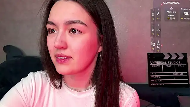 Snapshot of lilysolar chatting on 05.07.26 lilysolar online show from 05.07.26