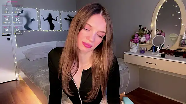 Snapshot of OdetteTrentinella chatting on 04.04.26 OdetteTrentinella online show from 04.04.26