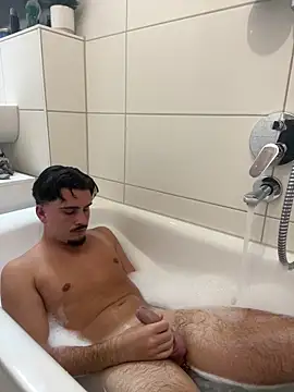 Snapshot of fuckkboy11 chatting on 03.25.26 fuckkboy11 online show from 03.25.26