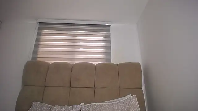 SofiaBanks  online show from 05.17.26