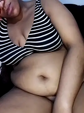 Snapshot of sultrydiva00 chatting on 04.01.26 sultrydiva00 online show from 04.01.26