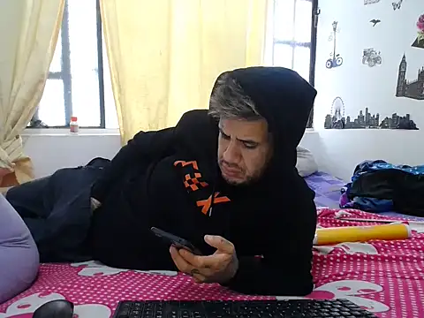 allison maxtattoo  online show from 04.05.26