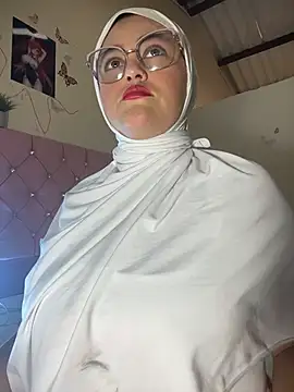 Snapshot of Marian_fadel chatting on 06.27.26 Marian fadel online show from 06.27.26