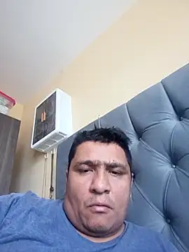 Snapshot of luis20212 chatting on 04.08.26 luis20212 online show from 04.08.26