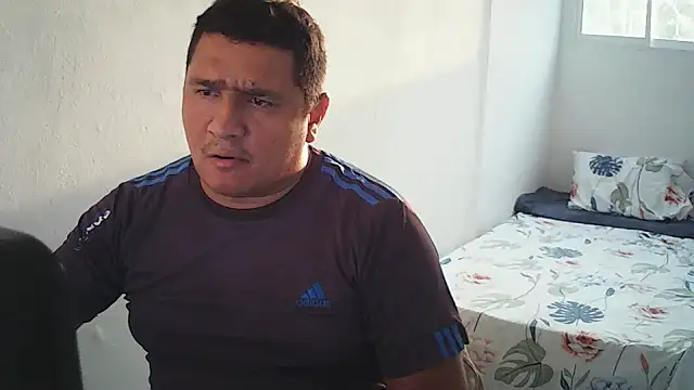 Snapshot of luis20212 chatting on 05.11.26 luis20212 online show from 05.11.26