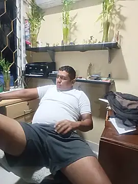 Snapshot of luis20212 chatting on 06.21.26 luis20212 online show from 06.21.26