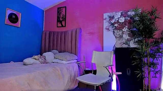 Snapshot of LexyNova_ chatting on 04.18.26 LexyNova online show from 04.18.26