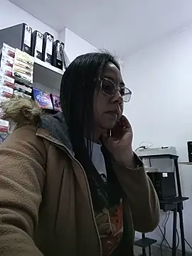 Snapshot of Violeta--7 chatting on 07.14.26 Violeta--7 online show from 07.14.26