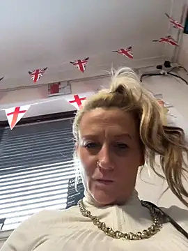 GG-Beautiful-Nightmare online show from 04.11.26