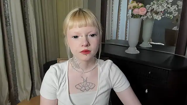 Snapshot of EIanorPuglia chatting on 03.29.26 EIanorPuglia online show from 03.29.26