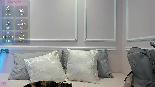 Snapshot of maia_lion chatting on 06.28.26 maia lion online show from 06.28.26