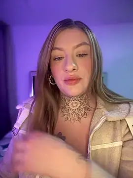 Snapshot of Eliee--Roth chatting on 04.24.26 Eliee--Roth online show from 04.24.26