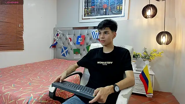 Snapshot of maxim_rod chatting on 07.15.26 maxim rod online show from 07.15.26