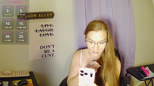 Snapshot of RoxyRedXO12 chatting on 04.30.26 RoxyRedXO12 online show from 04.30.26