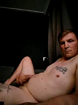 Snapshot of rokosz chatting on 06.13.26 rokosz online show from 06.13.26