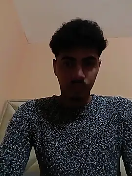 Snapshot of LucaColmal chatting on 04.03.26 LucaColmal online show from 04.03.26