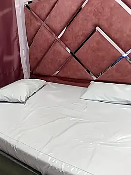 Snapshot of LucaColmal chatting on 04.09.26 LucaColmal online show from 04.09.26