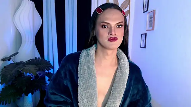 Snapshot of Bella_CiaoX chatting on 05.25.26 Bella CiaoX online show from 05.25.26