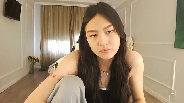 Snapshot of SecretTiny chatting on 07.15.26 SecretTiny online show from 07.15.26