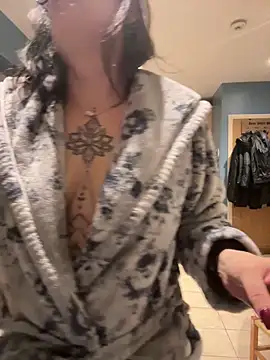 Snapshot of IvyBelleMilf chatting on 04.06.26 IvyBelleMilf online show from 04.06.26