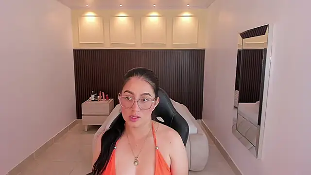 SAMANTHAFIORE2 online show from 06.01.26