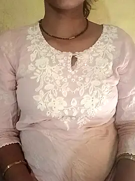Snapshot of riyaa_sexyy chatting on 05.28.26 riyaa sexyy online show from 05.28.26