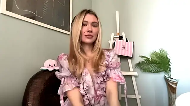 Alicesuperstar online show from 03.31.26