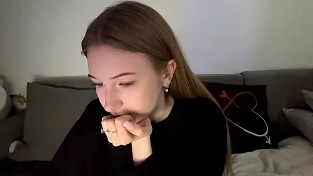 Snapshot of KatrineDrea chatting on 04.20.26 KatrineDrea online show from 04.20.26