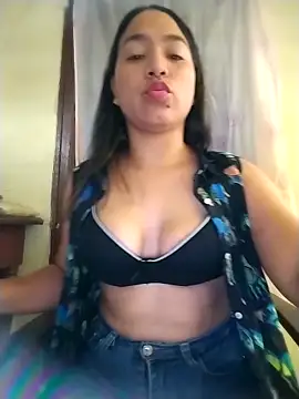 Snapshot of erikabella chatting on 04.06.26 erikabella online show from 04.06.26