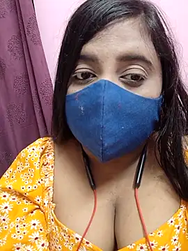 Snapshot of Tami-sonia chatting on 04.16.26 Tami-sonia online show from 04.16.26