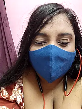 Snapshot of Tami-sonia chatting on 04.19.26 Tami-sonia online show from 04.19.26