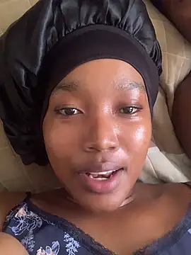 BlackBerryPeaches online show from 04.18.26