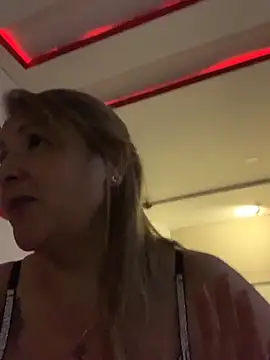 Snapshot of Ambar_Hoot chatting on 03.31.26 Ambar Hoot online show from 03.31.26