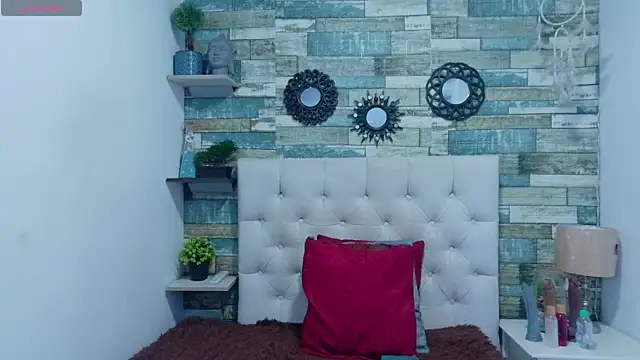 Snapshot of Skylernaomi chatting on 05.22.26 Skylernaomi online show from 05.22.26