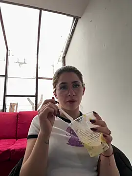 SaraRoads online show from 05.07.26