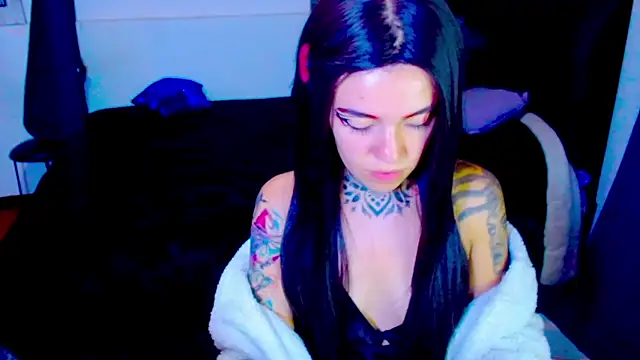 LannieGonzales online show from 05.17.26