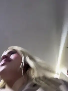 Lia fire online show from 05.04.26