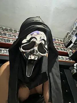 Snapshot of DulceLuaXxx chatting on 04.12.26 DulceLuaXxx online show from 04.12.26