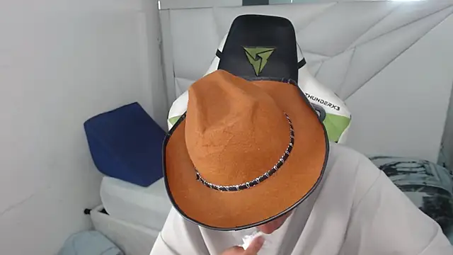 Snapshot of Taylorr_junior_ chatting on 04.02.26 Taylorr junior online show from 04.02.26