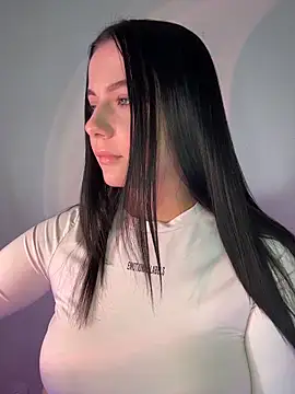 L0LA XO online show from 04.12.26