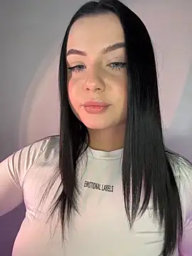 L0LA XO online show from 04.18.26