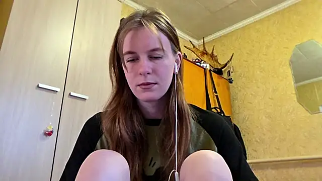 Snapshot of DonnaKuc chatting on 04.22.26 DonnaKuc online show from 04.22.26