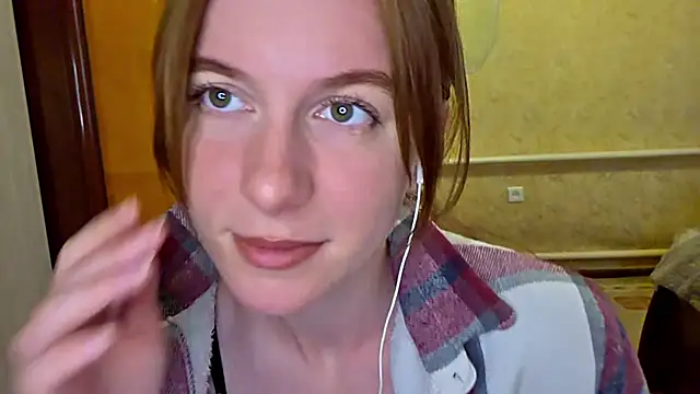 Snapshot of DonnaKuc chatting on 05.10.26 DonnaKuc online show from 05.10.26