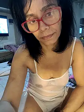 Snapshot of Cristotoza chatting on 05.28.26 Cristotoza online show from 05.28.26