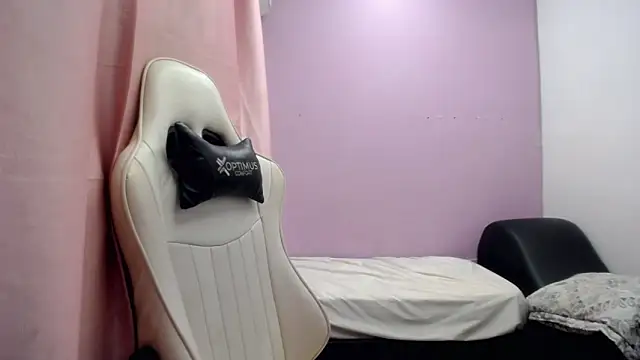 Snapshot of Yei_lee_ chatting on 05.10.26 Yei lee online show from 05.10.26