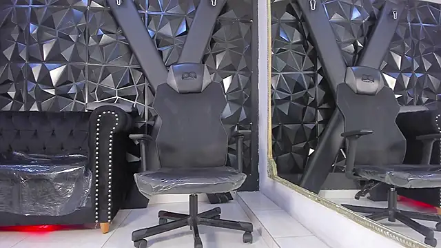 Snapshot of AbbyRogers1 chatting on 04.11.26 AbbyRogers1 online show from 04.11.26